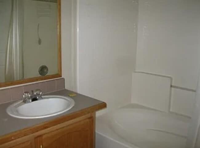 Building Photo - Comfy & Cozy Home for Rent