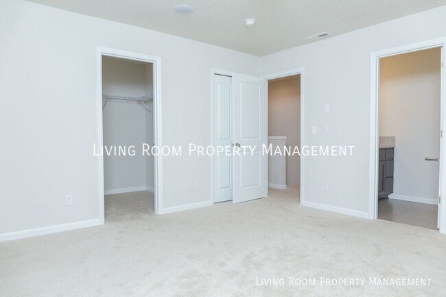Building Photo - Spacious Townhome in Bethany with an Offic...