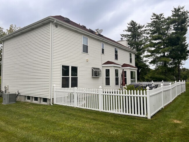 Building Photo - 12790 Polo Parc Dr