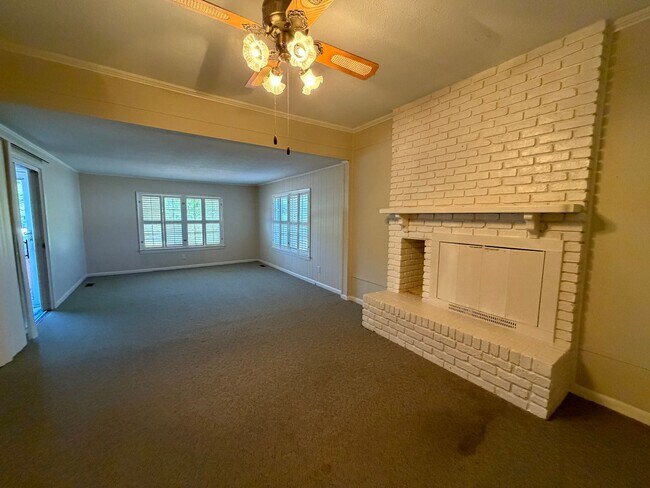 Building Photo - 1541 Ebenezer Rd