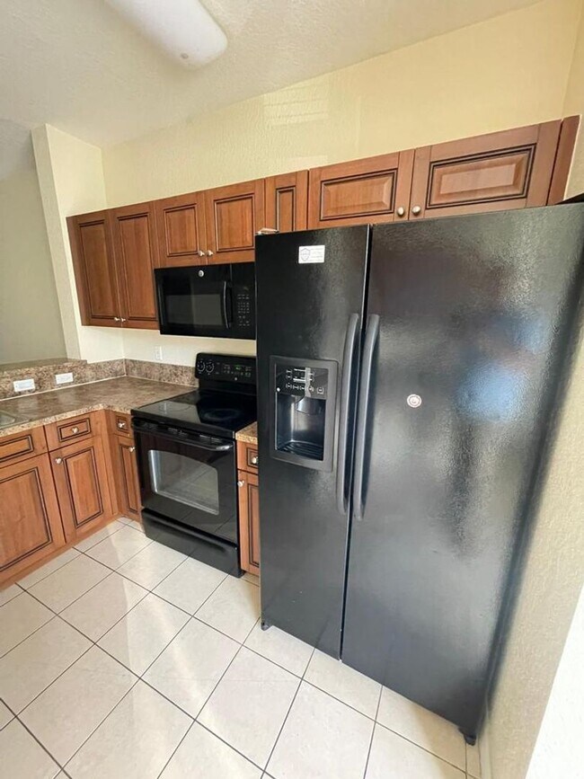 Building Photo - Two bedroom townhouse in gated Sonoma Bay ...