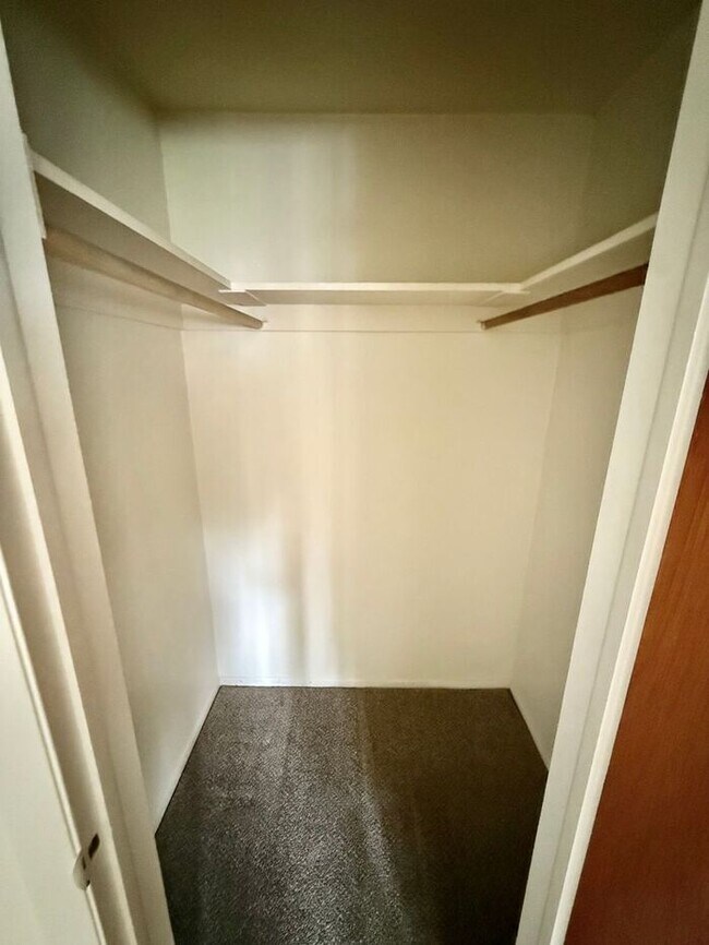 Building Photo - Cozy 2 Bed/1 Bath Duplex Near Lake Loveland!