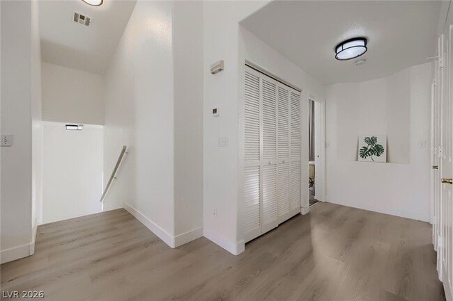 Building Photo - 8301 Boseck Dr