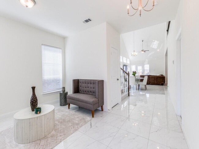Building Photo - 337 Gleneagles Dr