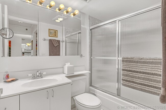Building Photo - 3221 S Ocean Blvd