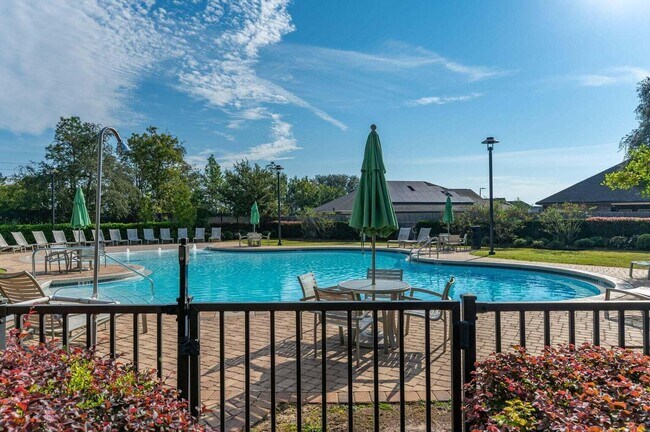 Building Photo - 1048 Limpkin St
