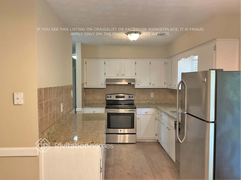 Building Photo - 2381 Cedar Dr