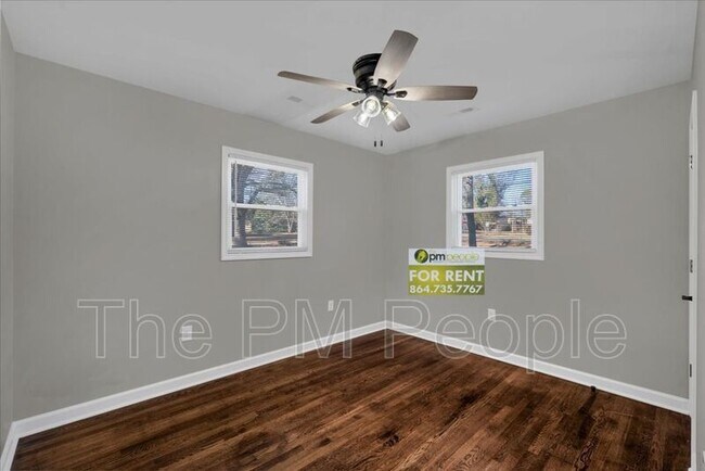 Building Photo - 501 S E St