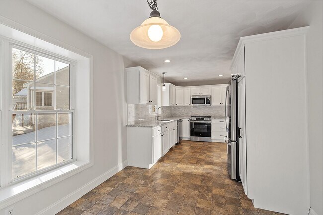 Building Photo - 50 Hadleigh Rd