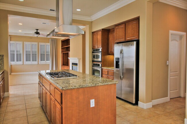 Building Photo - Beautifully Maintained Home in Desirable W...