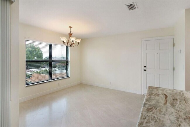 Building Photo - 4620 Bougainvilla Dr
