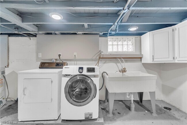 Building Photo - 19409 Raymond St