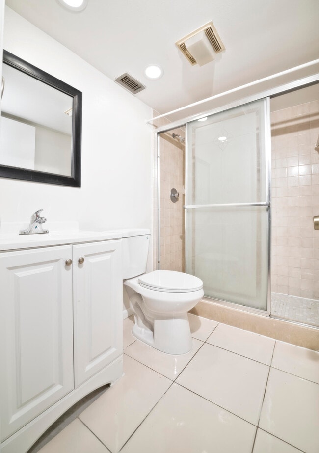 Building Photo - 8353 Trent Ct