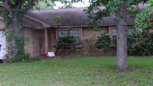 Primary Photo - Great 3/2 House for Lease
