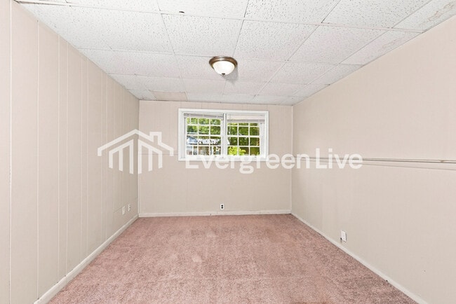 Building Photo - 1021 Hagwood Rd