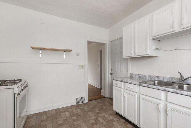 Building Photo - 3333 Desota Ave