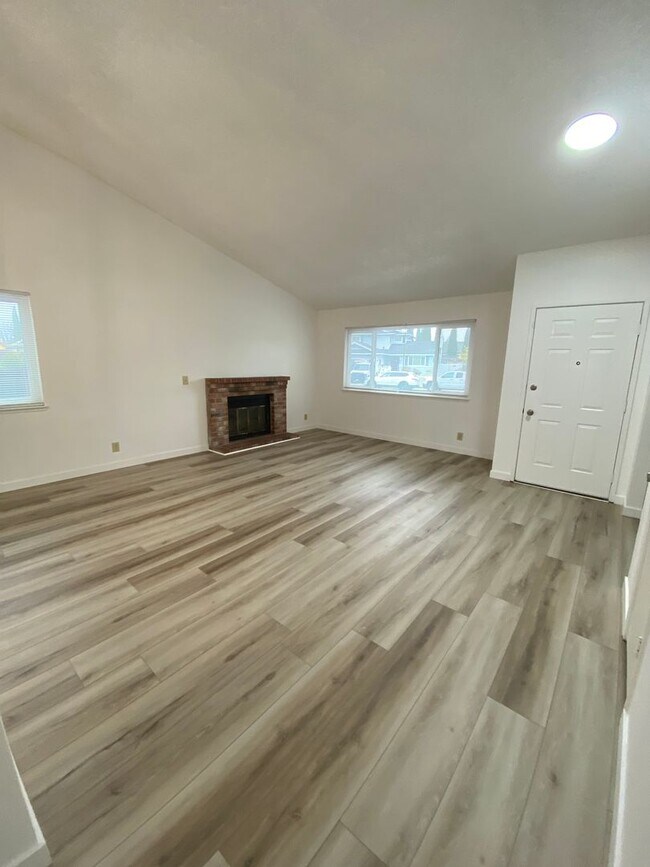 Building Photo - Fully Remodeled Single Story Spacious 3bed/2 bath home on corner lot in Suisun City!!!!