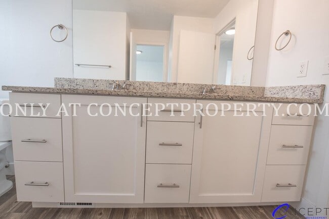 Building Photo - Newly Remodeled 5-Bedroom Home | 2-Car Gar...