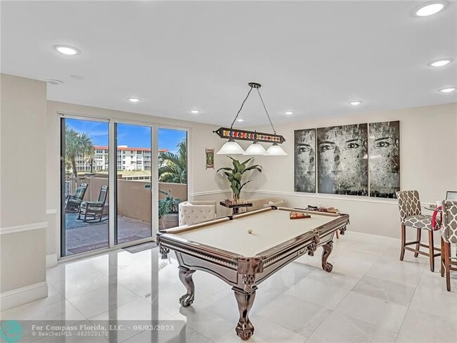 Building Photo - 1150 Hillsboro Mile-