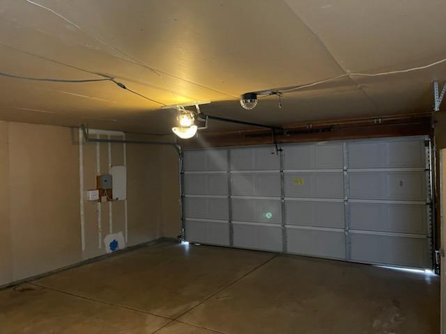 Building Photo - West Stockton Cozy Single Story 2 Bedroom ...