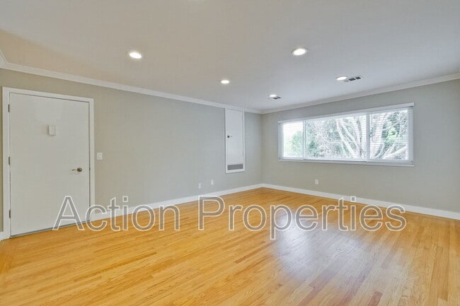 Primary Photo - 661 Channing Ave