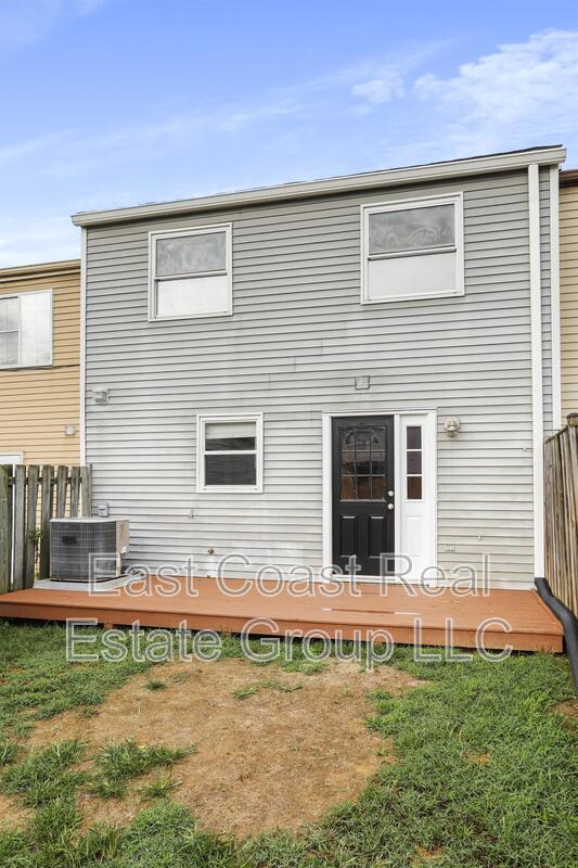 Building Photo - 140 Sandalwood Ct