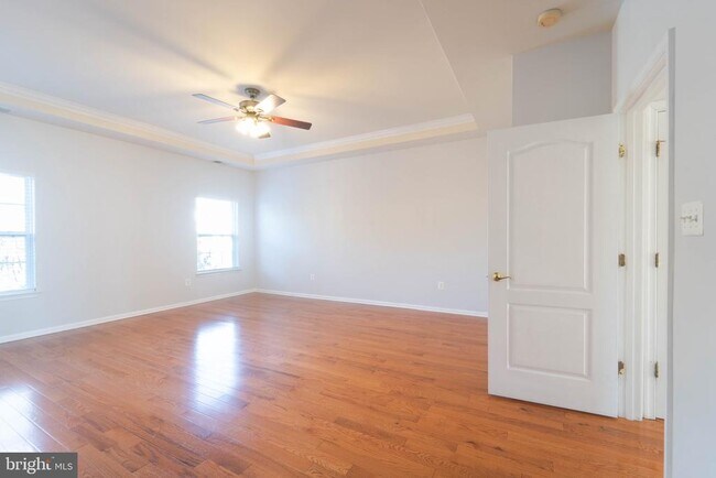 Building Photo - 4631 Carisbrooke Ln