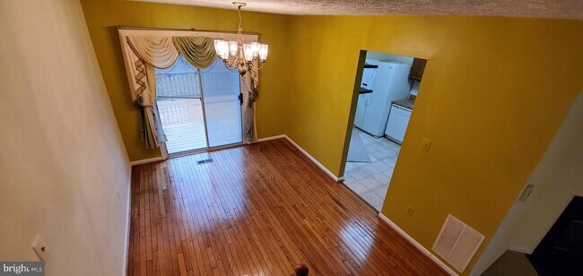 Building Photo - 848 Bayridge Dr
