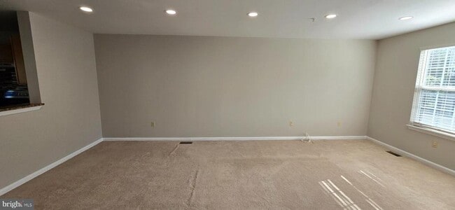 Building Photo - 8881 Goose Landing Cir
