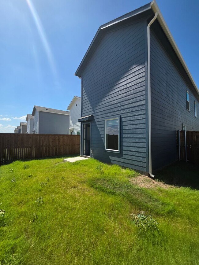 Building Photo - Stunning New Construction in Foree Ranch –...