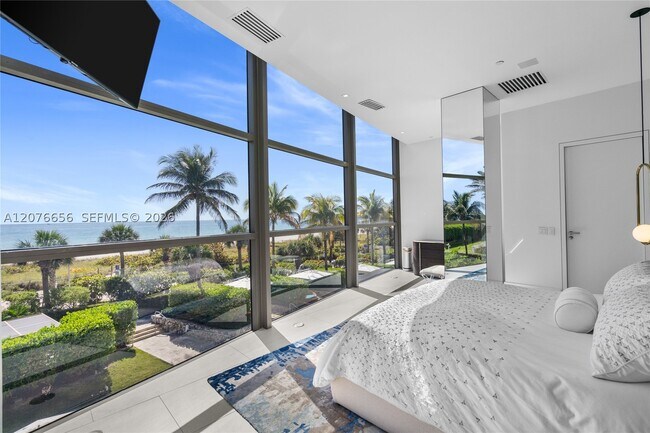 Building Photo - 5875 Collins Ave