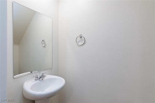 Building Photo - 6085 Lily Gdn St