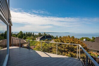 Building Photo - Stunning North Beach 4 bedroom, 3.5 bath with breathtaking view.