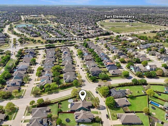 Building Photo - 9865 Tanglebrush Dr