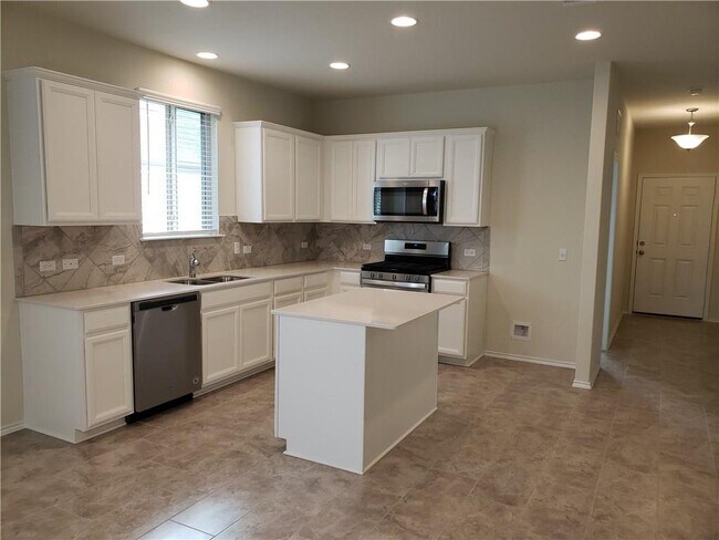 Building Photo - 1105 Cliffbrake Wy