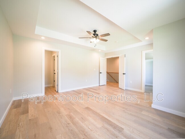 Building Photo - 933 Ansel St