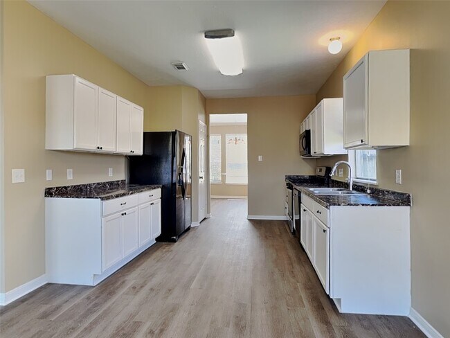 Building Photo - 22806 Tara Way Dr