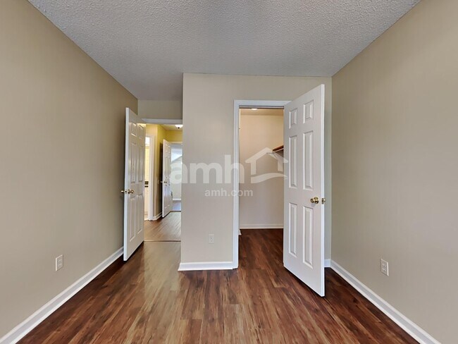 Building Photo - 602 Majestic Oak Dr