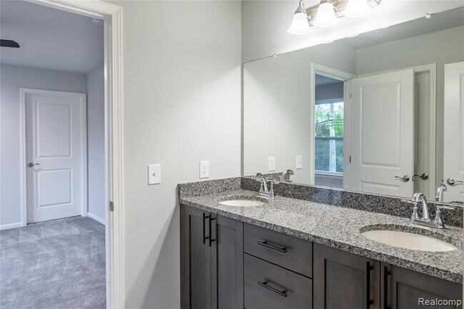 Building Photo - 24180 Liberty Hill Dr