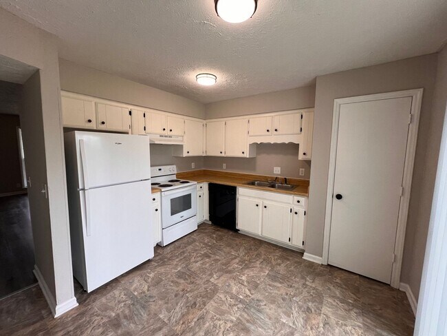 Building Photo - 502 Windellwood Cir