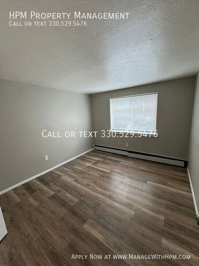 Building Photo - 20604 Lorain Rd