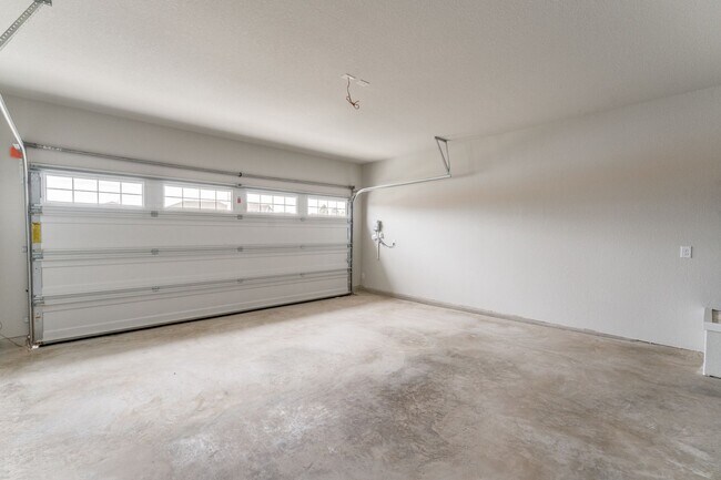 Building Photo - Welcome to this beautiful newer home locat...