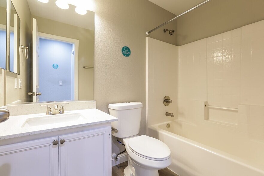 Building Photo - 11738 Magliana St