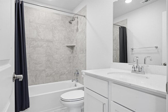 Building Photo - 15604 Ellinger Dr