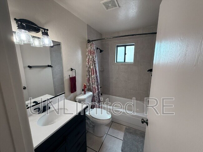 Building Photo - 4752 N Scout Way