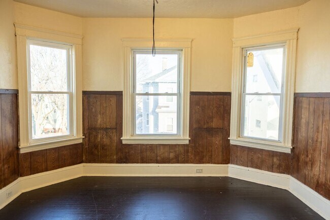 Building Photo - 42 Dorchester St