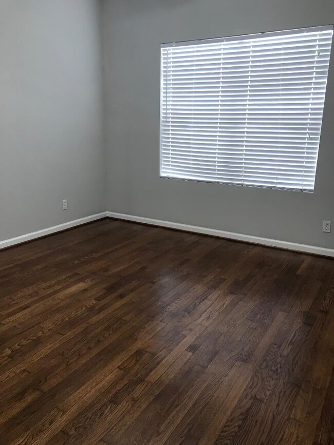 Building Photo - 315 Branard St