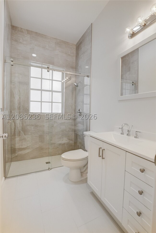 Building Photo - 11622 Creekside Dr