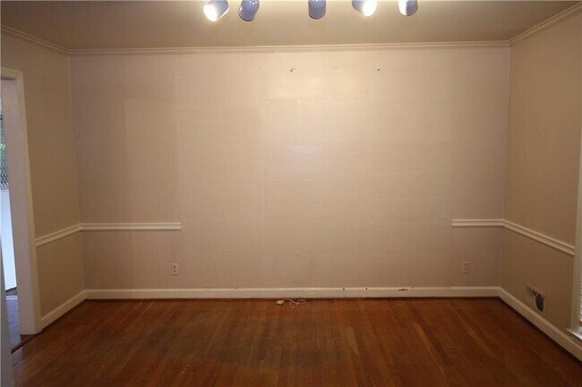 Building Photo - 4690 Huntley Dr NE