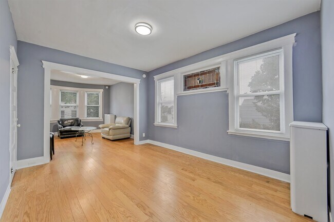 Building Photo - 26 MONTROSE Ter